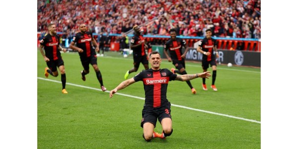 Bayer 04 Leverkusen osvojio je naslov Bundeslige prije rasporeda s neporaženim rezultatima Bayer 04 Leverkusen osvojio je naslov Bundeslige prije rasporeda s neporaženim rezultatima